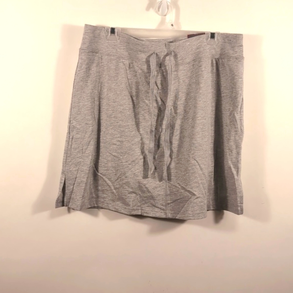 Avenue Gray Skort Size 14/16 New with tags